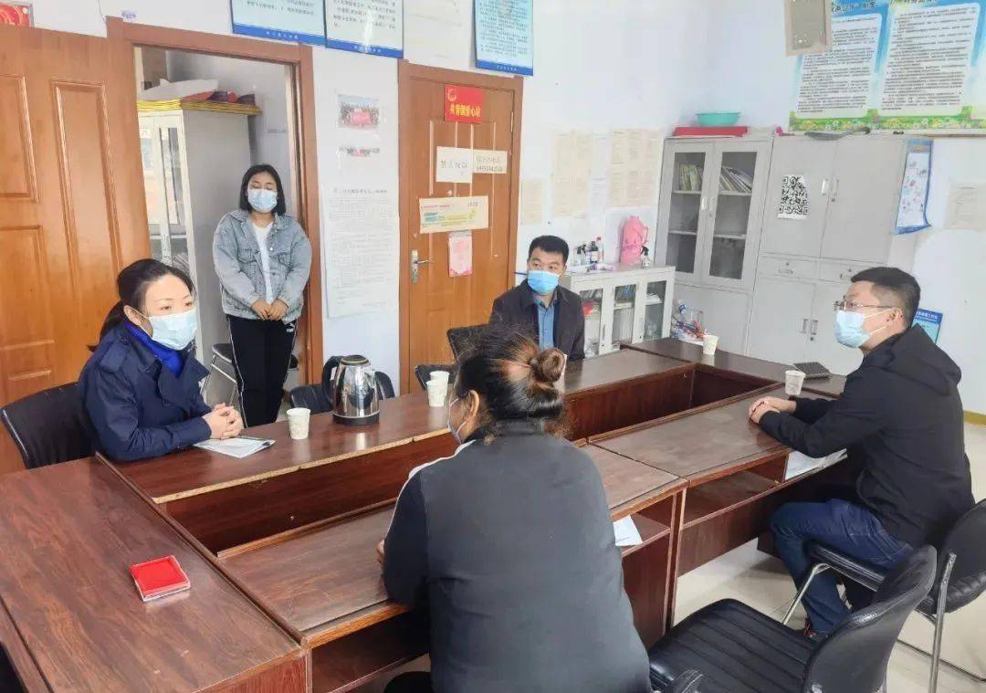检查指导县委常委政府副县长李水泉到桦川县新城镇检查指导工作
