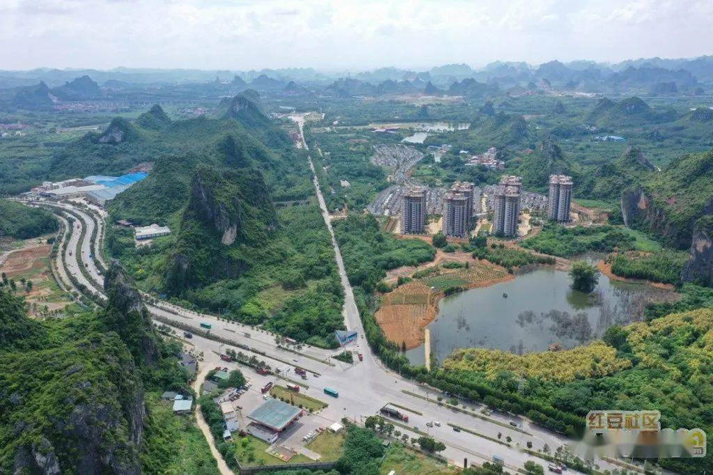 近日,网友航拍武鸣区双桥镇多处地方 包括双桥街,高新区武鸣飞地园区