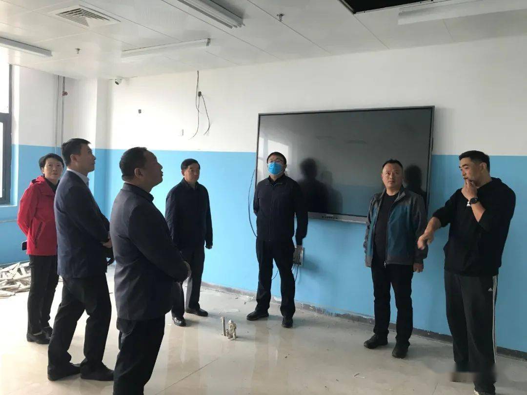 县政府副县长王得凯,县政协副主席温九真,刘庆豪,秘书长韦德胜,县教育