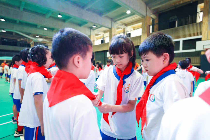 华伦小学二年级少先队入队仪式 | 鲜红的烙印——少年