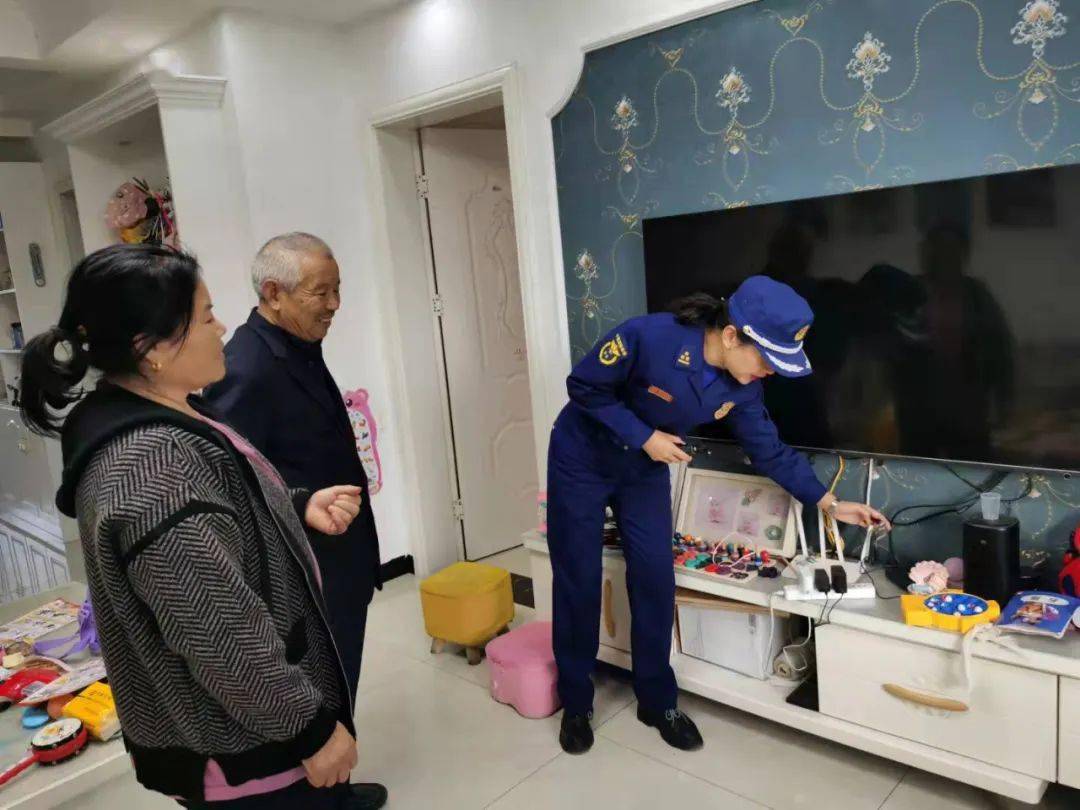 商丘消防开展宣传"进家庭"活动