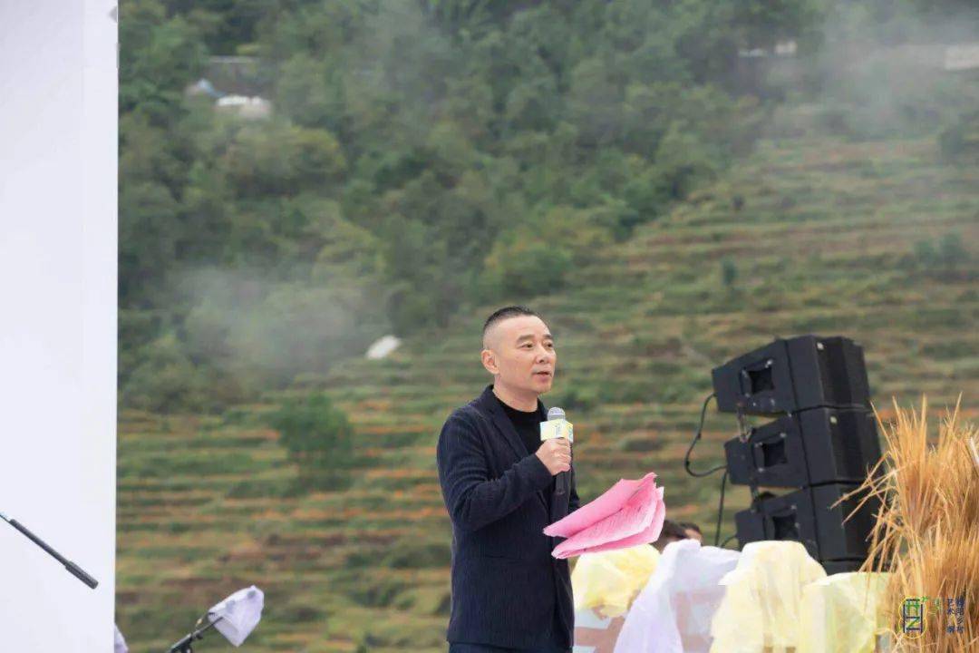 希望花田——中国酉阳第二届乡村艺术季探索 "在地性"艺术乡建的路径