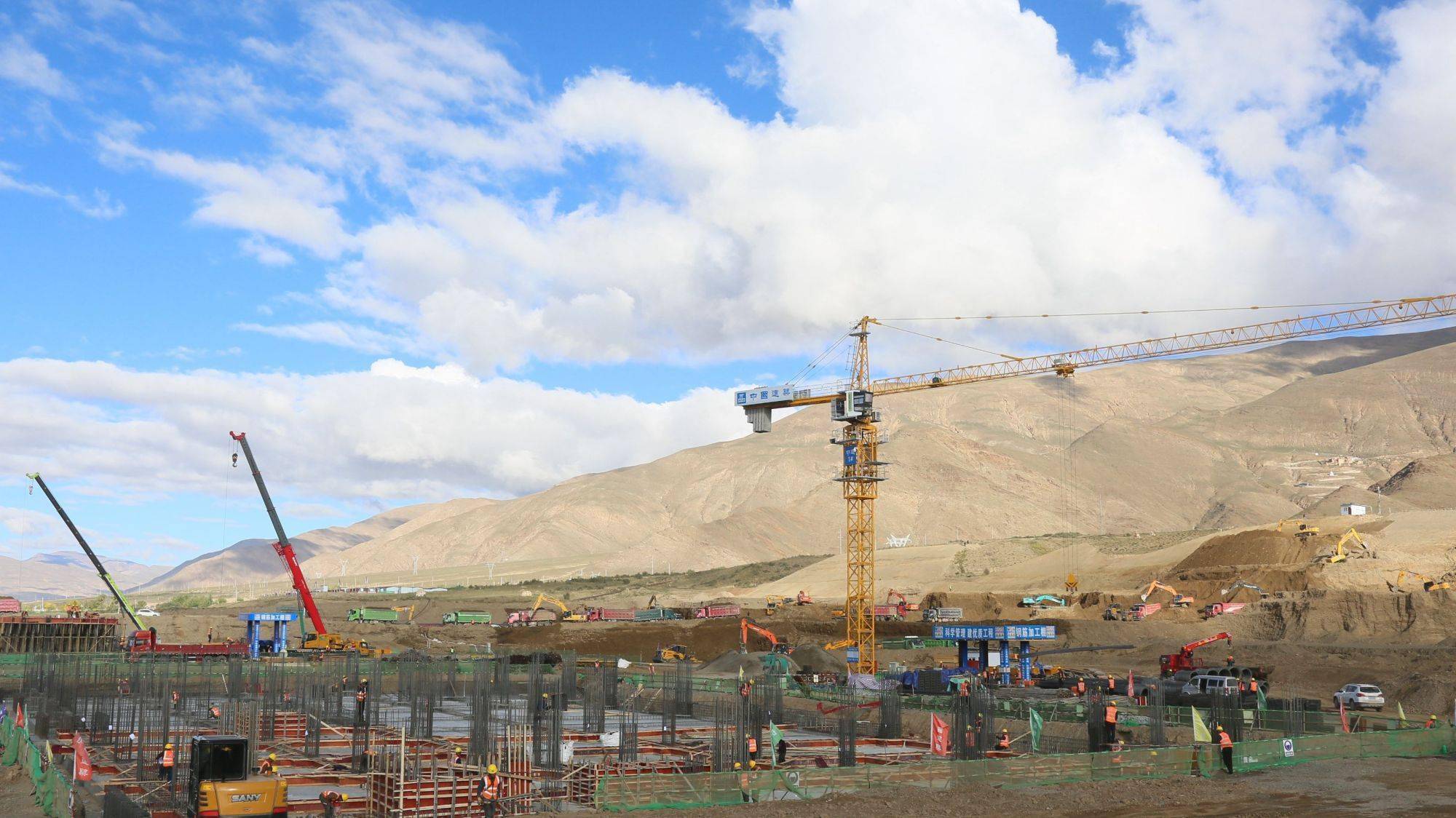雪域高原上筑起"空中天路"——中建六局西藏隆子机场