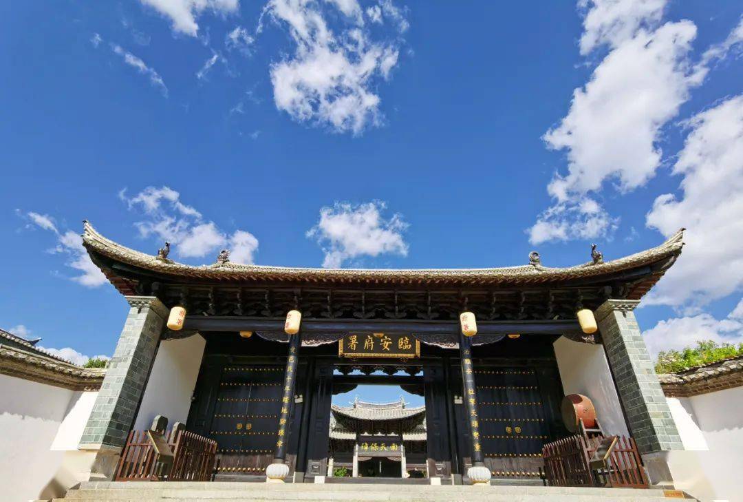 云游特色小镇建水61临安古城一头是乡愁一头是向往