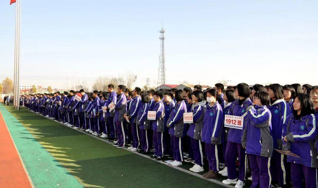 邱县一中举行预防校园暴力杜绝校园欺凌共建和谐校园从我做起签名活动