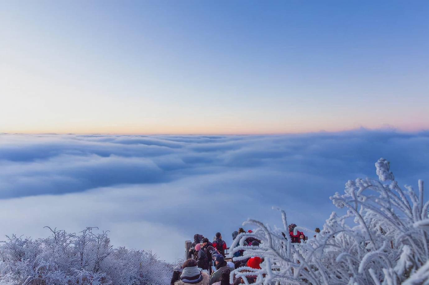 一下雪,峨眉山就成了人间仙境