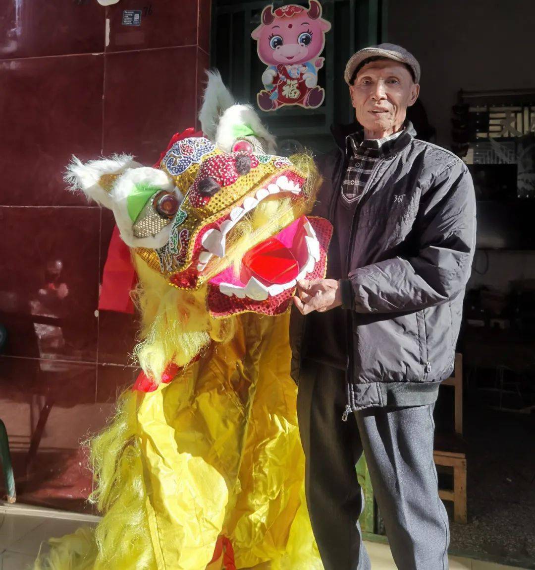 学习舞狮技艺至今,李永茂共带领田阳舞狮艺术团参加同系项目比赛66次