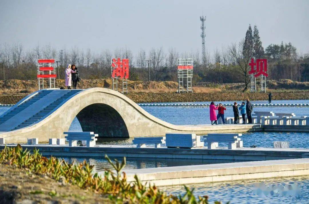 据了解,"三湖一坝"(孤山湖,黑沙湖,南塘湖,高村坝)项目位于火龙街道
