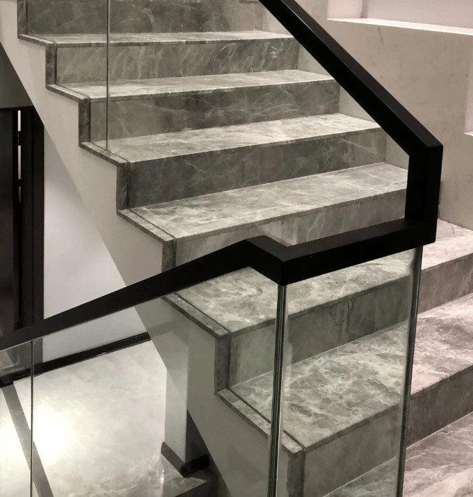 石材楼梯做玻璃栏杆的几种造型方式_railing_stone-clad_glass