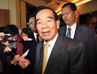 郑裕彤宝刀未老82岁因子女败家再出山如今后代怎样了