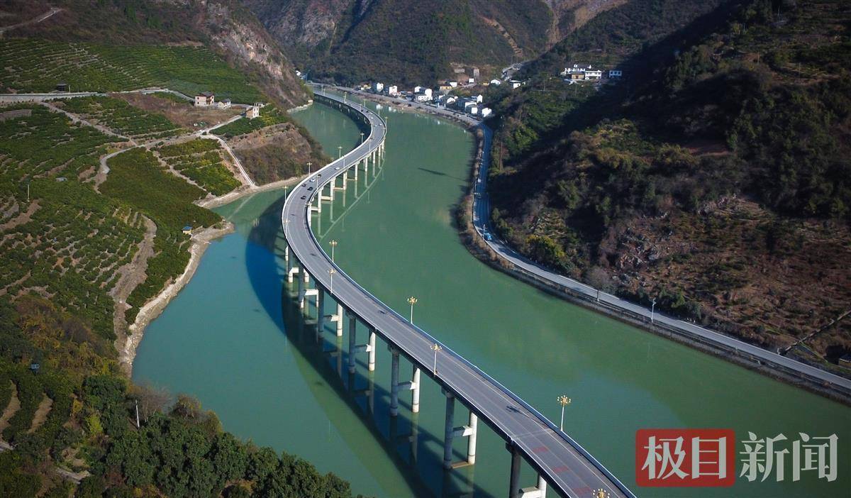 穿行"最美水上公路,仿佛置身于仙境_兴山县_古昭_刘中灿
