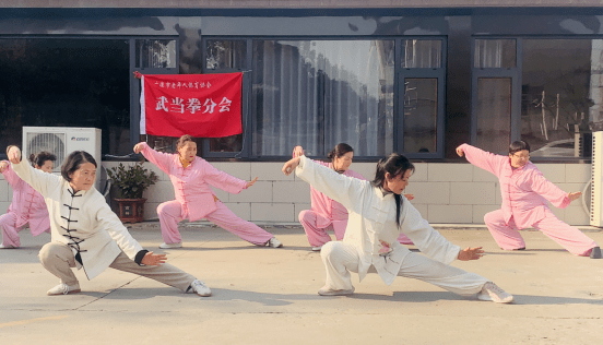 (报道:崔菊)回顾往年,展望前景,我协会在广德市老体协的领导和鼓励下