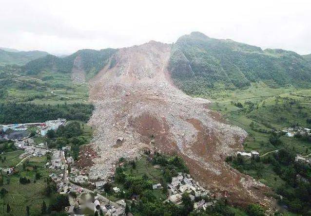 贵州毕节在建工地山体滑坡已致10人遇难4人失联