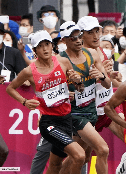 在札幌举行的奥运会男子马拉松比赛中,日本著名中长跑选手大迫杰获得