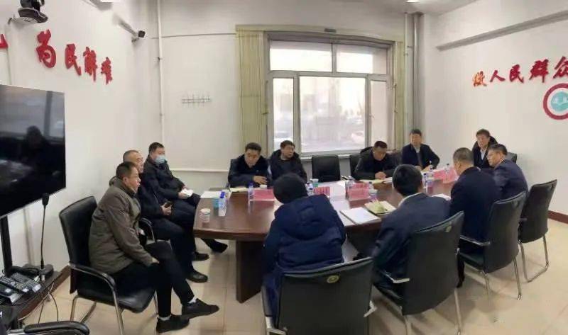 [县区动态]四平市铁东区委书记王光普接待信访群众_石岭镇_相关_问题