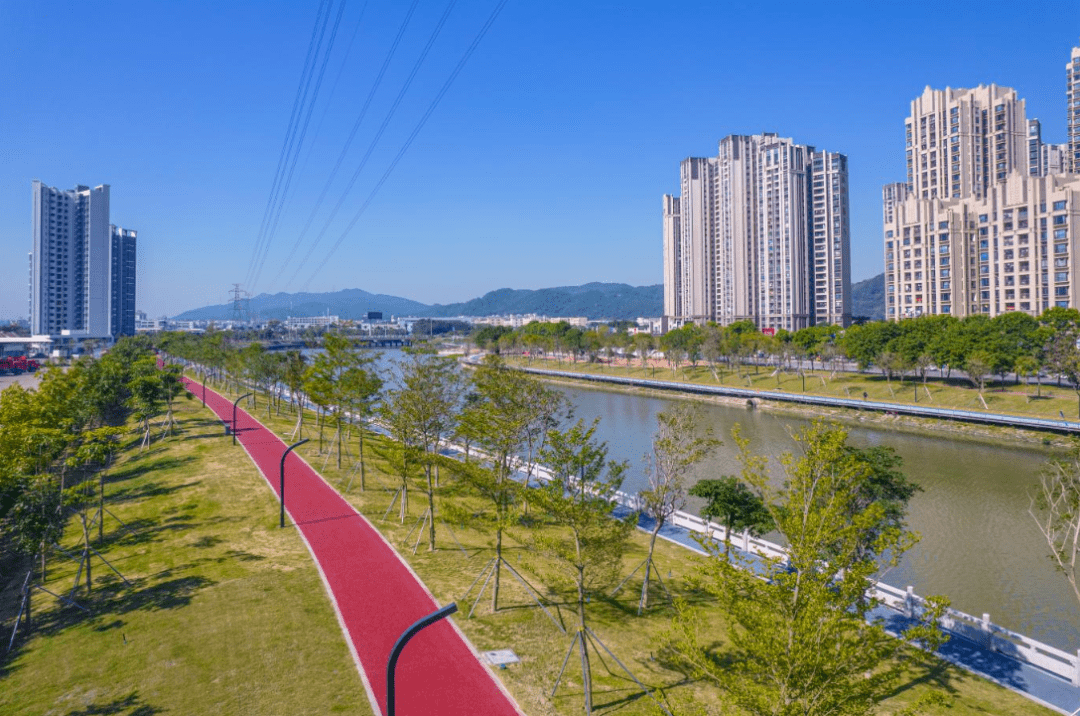 刘琼摄蓬江区天沙河碧道推荐点2:此外,西江碧道示范段沿线还设置了5个