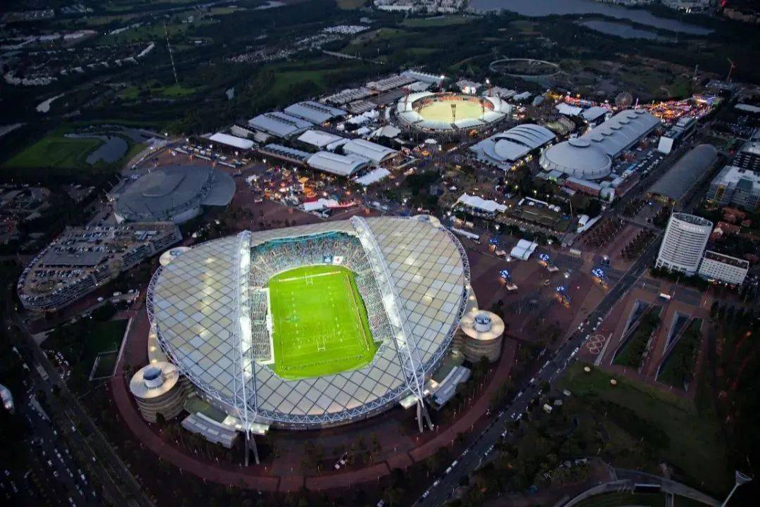 populous的设计方案综合了赛事使用与后续运营,使悉尼奥林匹克体育场
