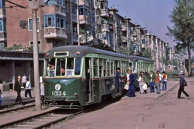 一组80年代全国各地的公交车老照片有你所在的城市吗