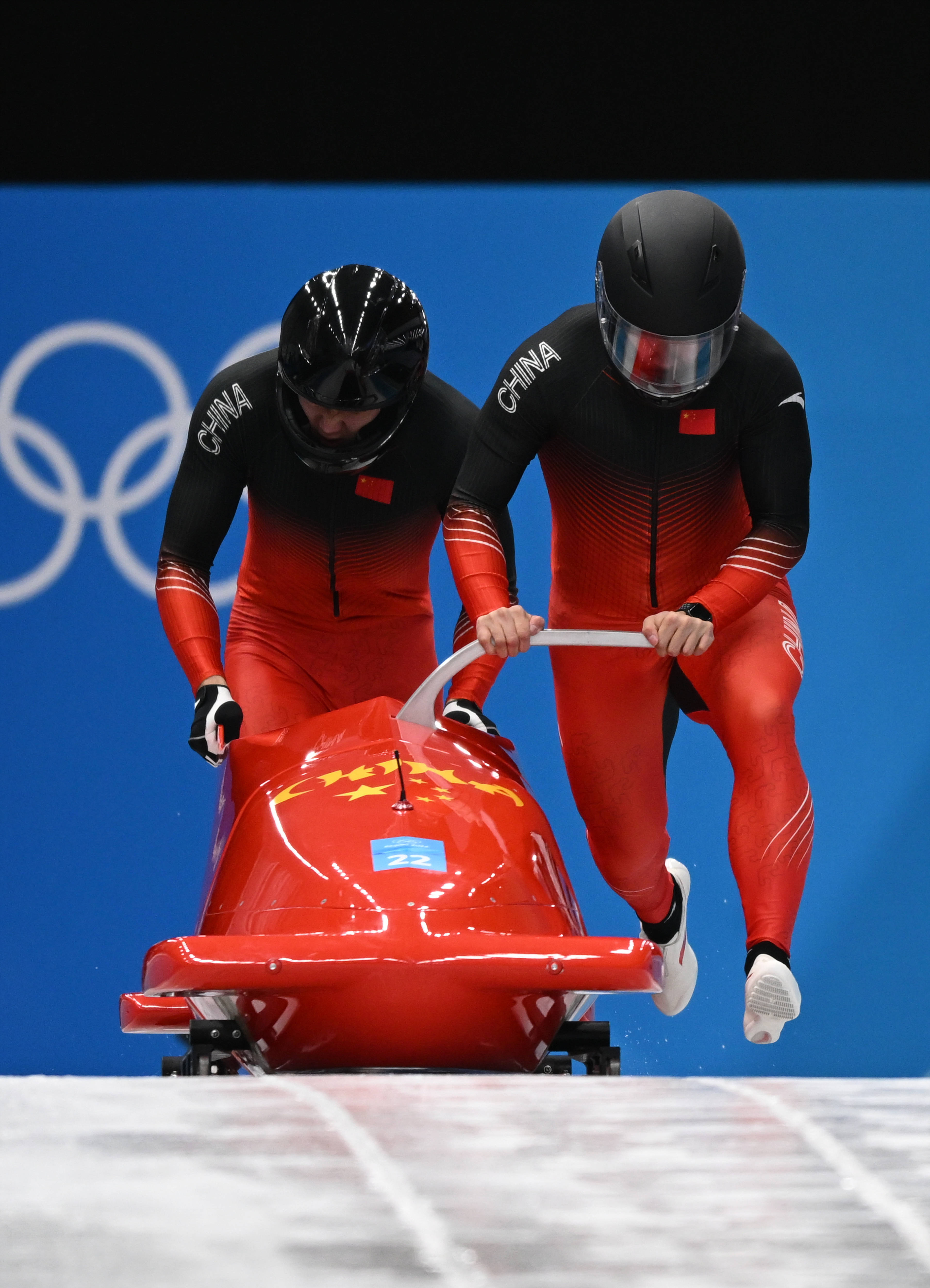 雪车——男子双人雪车赛况_比赛_选手_新华社