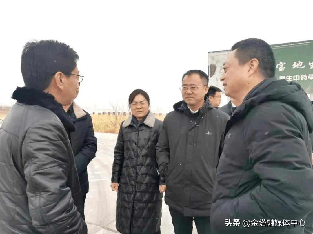 甘肃资产管理有限公司党委书记,董事长张铁强一行来金塔县考察调研.