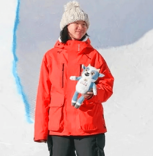 宋江武校李方慧晋级冬奥会自由式滑雪女子u型场地技巧决赛_韩雨桐短道