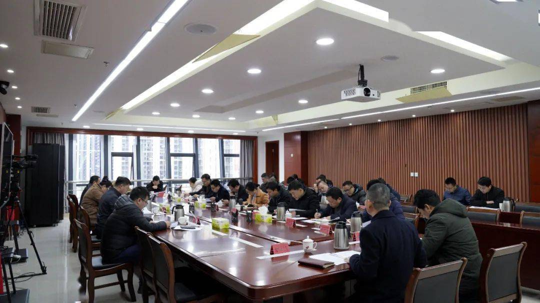 发挥好区位环境与政策优势,吸引更多重点企业与项目落户高新区;二,促