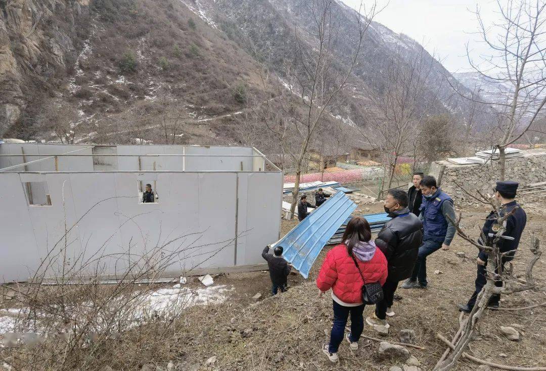 拆南坪镇对违章建筑再次出手