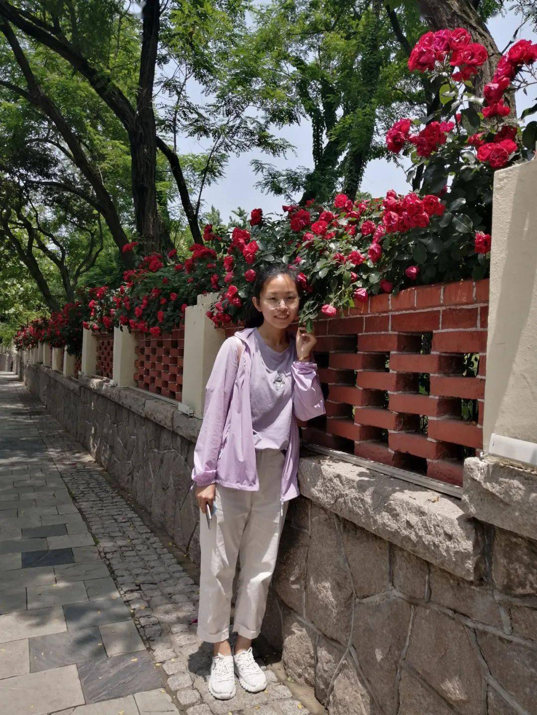 闫韵铮:中共党员,国家高级心理咨询师,职业生涯规划师,家庭教育指导师