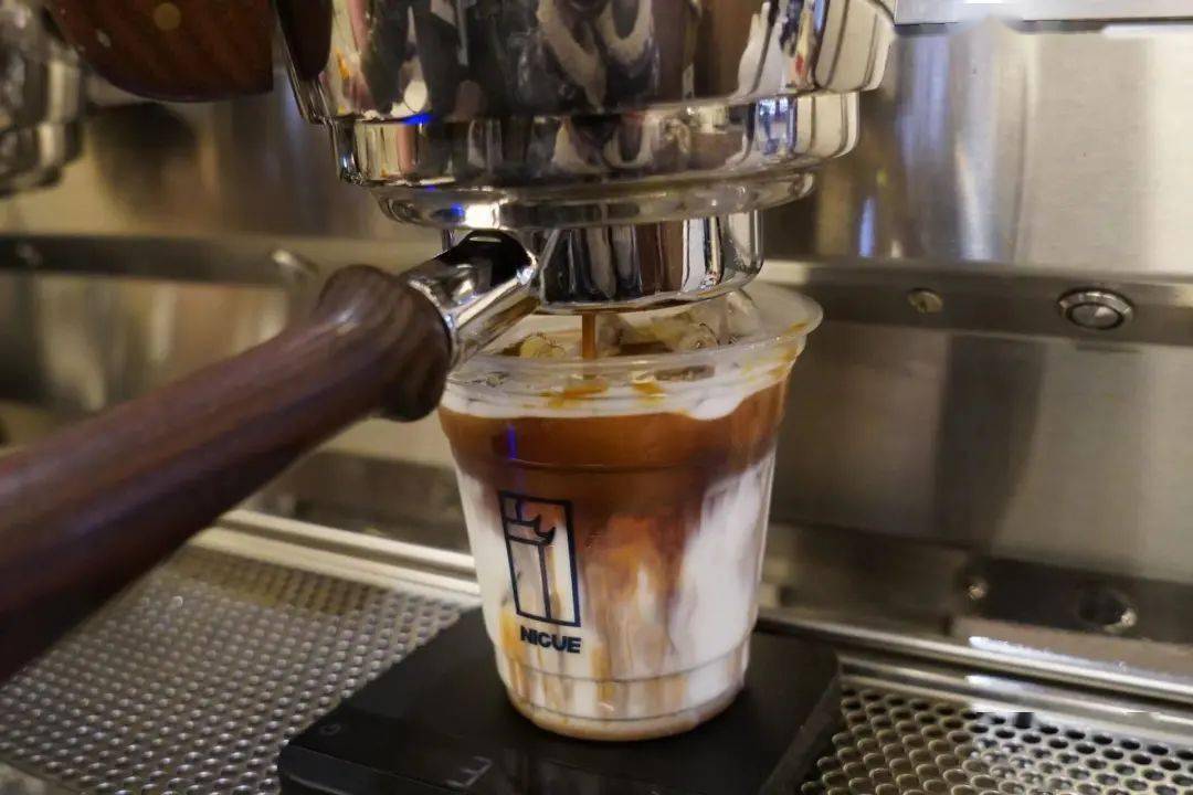 在不断的尝试下,最终nick选用slayer的espresso系列咖啡豆与浓郁牛奶