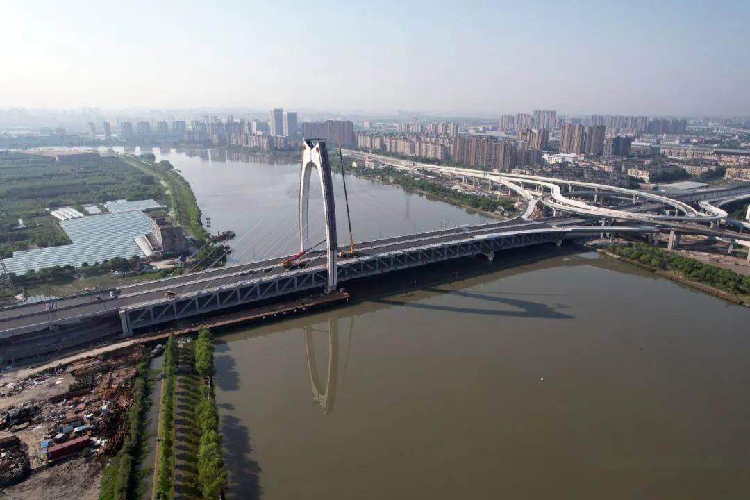 航拍丨横跨姚江的宁波西洪大桥初露雄姿计划六月份竣工