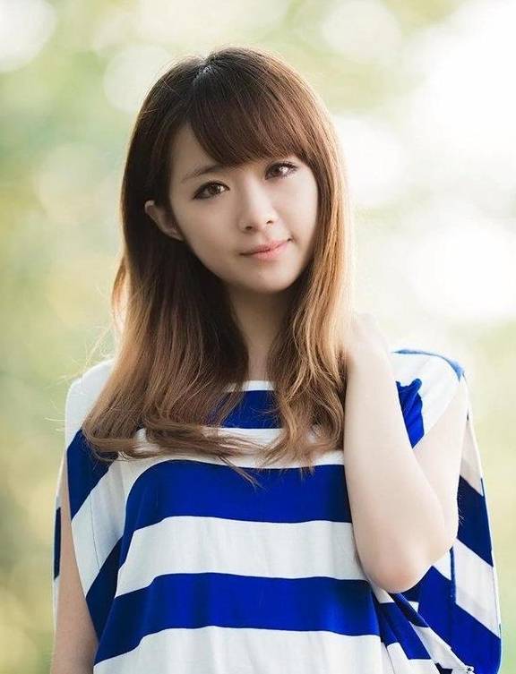 原创
轻松一刻:女票挽着我逛街时,撞见了上司,上司大惊:她是我…