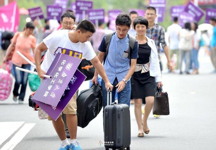 多所高校宣布延长假期，超长暑假又要来了吗？学生要提前做好准备