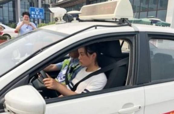 原创
幽默笑话:第一个我不笑,第二个也不笑,最后一个让我笑出猪叫声