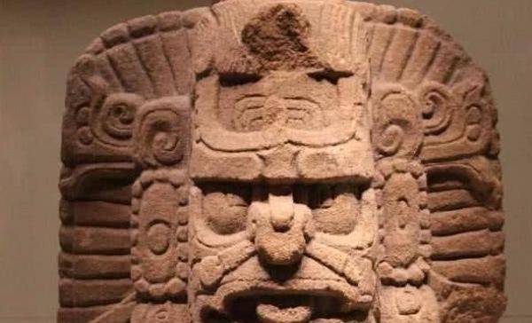 玛雅人在石像上遗留“二维码”，游客争先扫码后，看到了啥