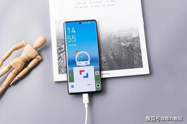 ��ֻ����iPhone��,��3�׿�߶˻�����ֵ����,��ǿ��