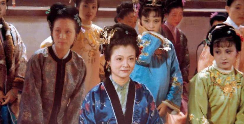 红楼梦中贾母为遮家丑收养一女,焦大醉骂:胳膊折了