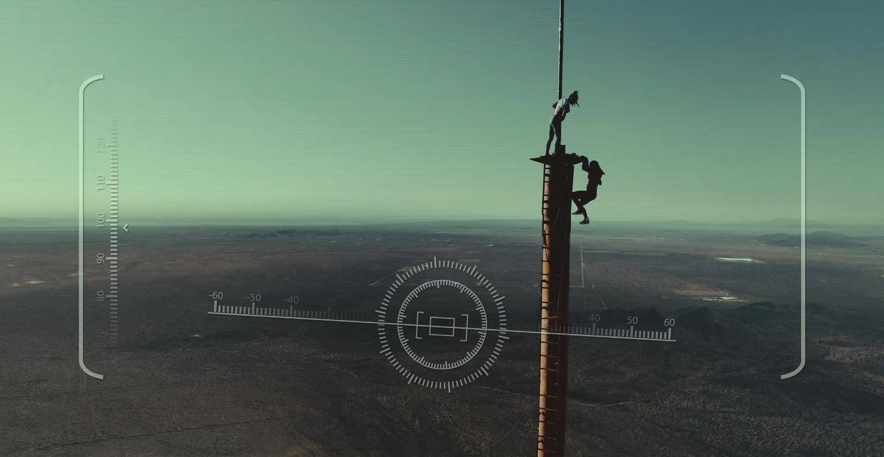 挑战《坠落》中那种又细又高的电视塔，是什么感受？