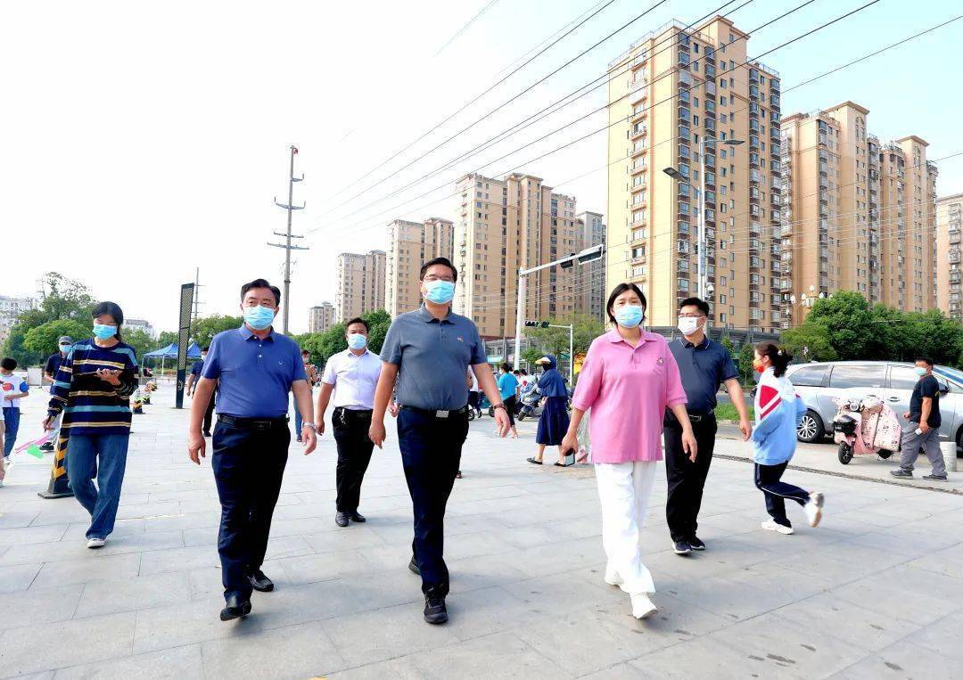 邓勇一线检查核酸检测工作_太和街道_采样_防控