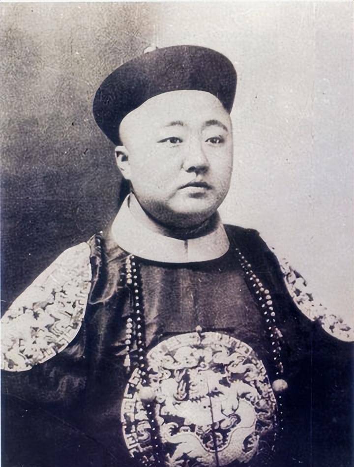 大清王朝12位皇帝中,载淳仅活到19岁,皇太极被金庸
