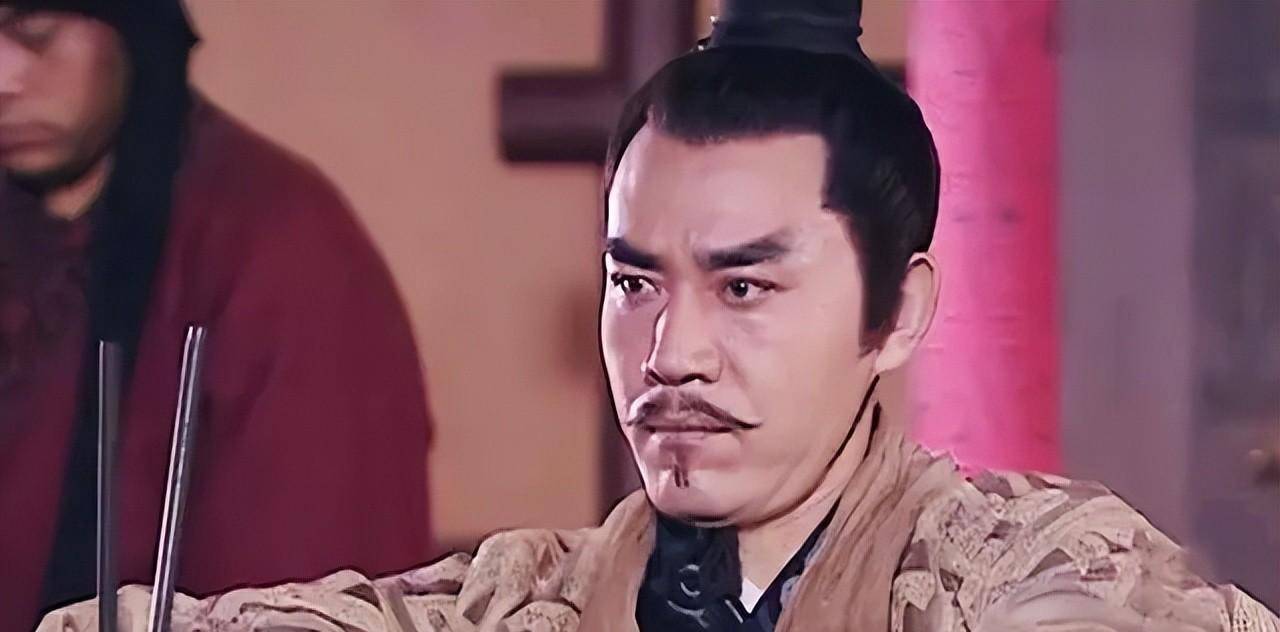 背柴高歌,竟在墓地接受前妻施舍,为老乡"出头"而丧
