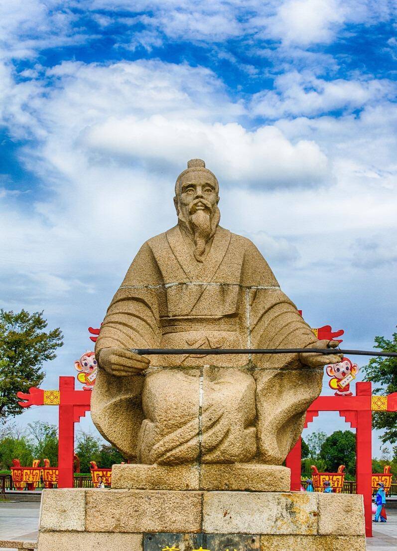 我将我的想法,告诉朋友,朋友笑着说:姜太公故里周遭,还有姜太公墓,姜