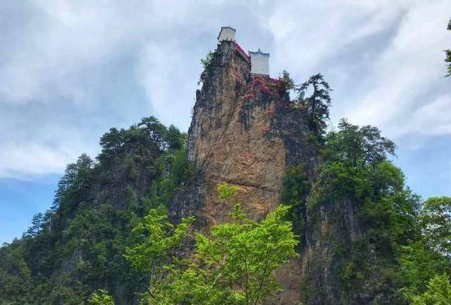 竟有建在悬崖上的寺庙？还是我国最险要的景区！你敢前去挑战吗？