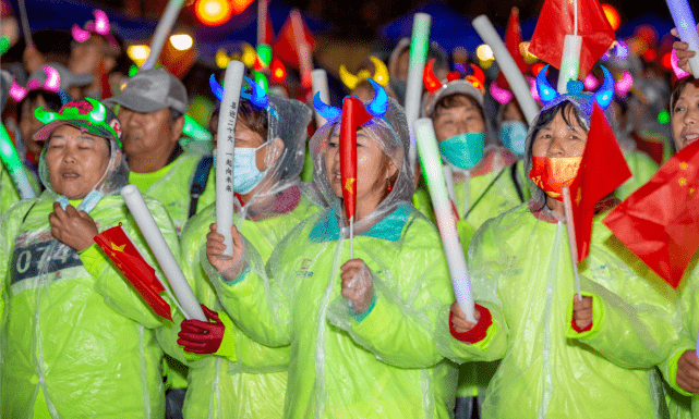 美丽白山，来一场有趣的“荧光夜跑”！