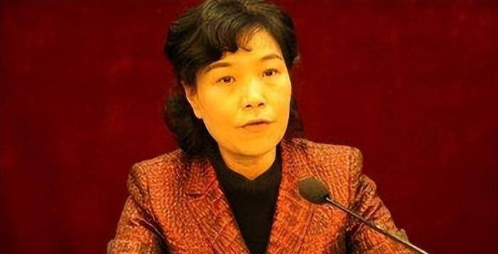 湖北女贪官:出卖"色相"拉高官下水,共敛财2500多万,最终落网_郑兴华