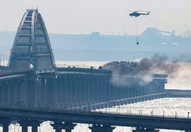 袭击克里米亚大桥真凶锁定，普京强硬表态，俄是否会动用核武器？