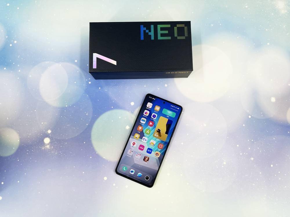 为游戏而生的华为手机
:为新生代游戏性能旗舰而生 iQOO Neo7图赏-第2张图片-太平洋在线下载