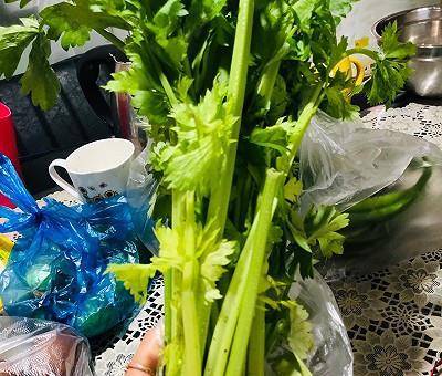 芹菜猪肉水饺的做法