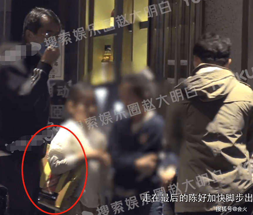 原创
  陈好与富豪老公吃饭被拍!未化妆皮肤白嫩,女儿背大纸袋太接地气 第3张 原创
  陈好与富豪老公吃饭被拍!未化妆皮肤白嫩,女儿背大纸袋太接地气 第3张