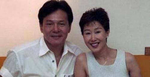 62岁夏光莉,与前男友相恋二十八年,她的爱情,引人