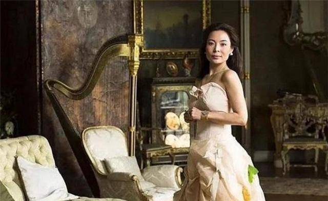 ���Ů�����������С�ӣ����ҳ�ʱ�ŷ��֣�����6ǧƽ��լ�� ...